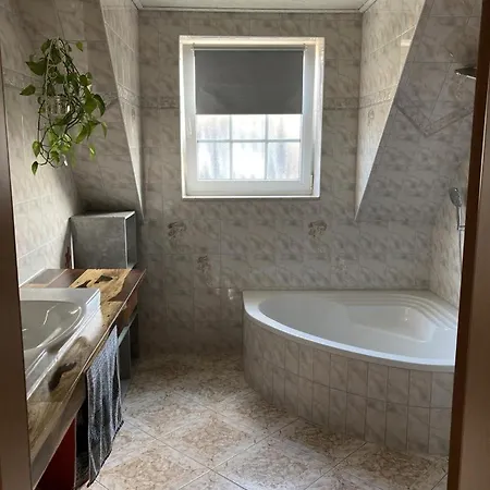 Neu Hofmann * Husum (Schleswig-Holstein)