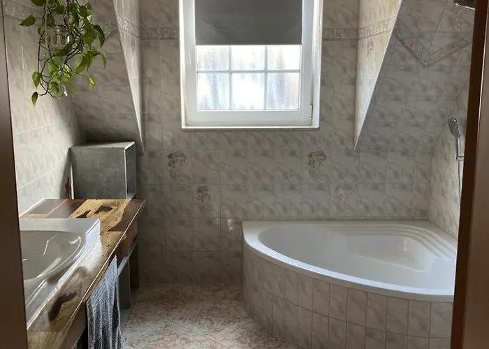 Neu Hofmann * Husum (Schleswig-Holstein)